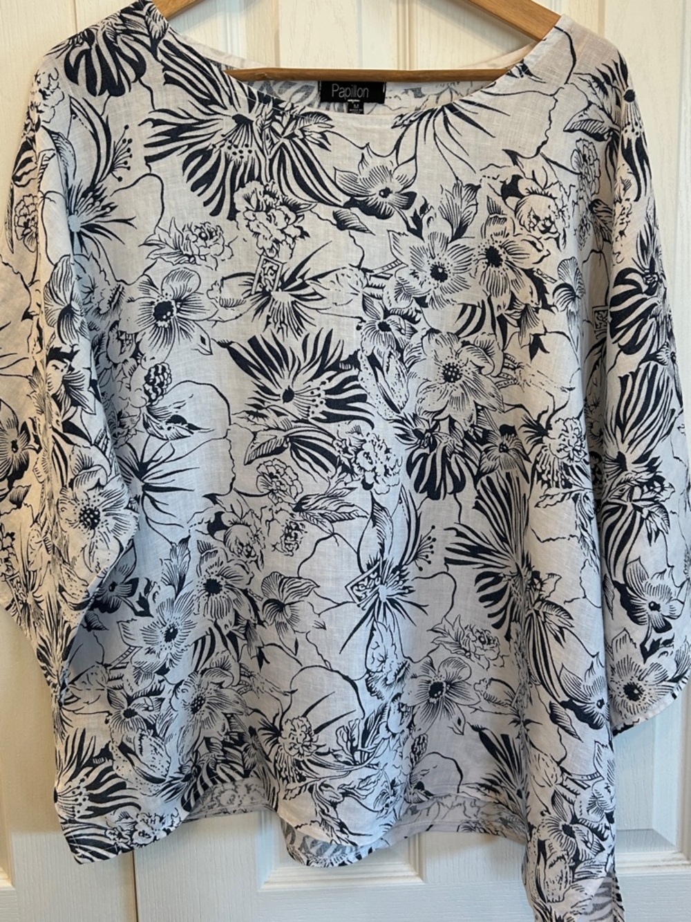 Papillon Linen Floral Blouse Navy White M Fits L EUC